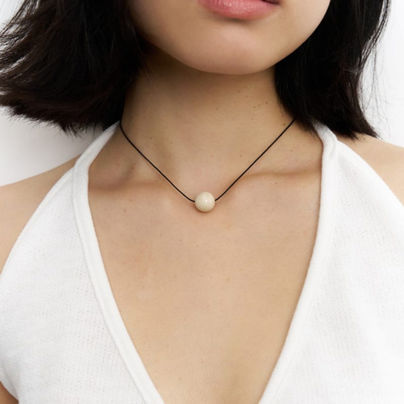

geegee beige ball string necklace free