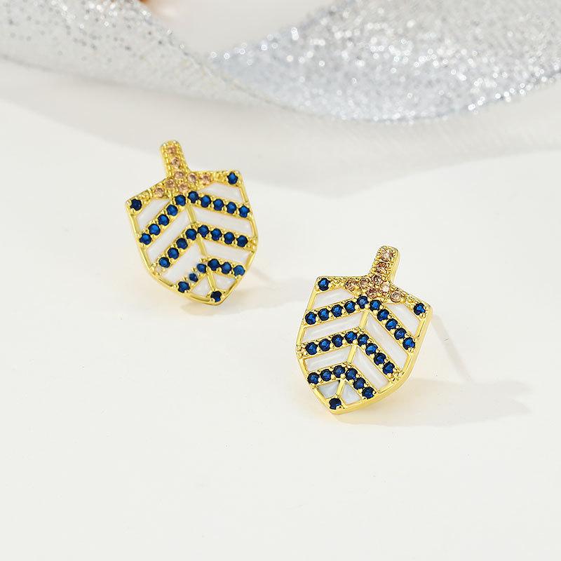 Korean Version of Fashion Temperament Shield Stud Earrings Women's High Sense Niche Light Luxury Medium Cold Wind Earrings