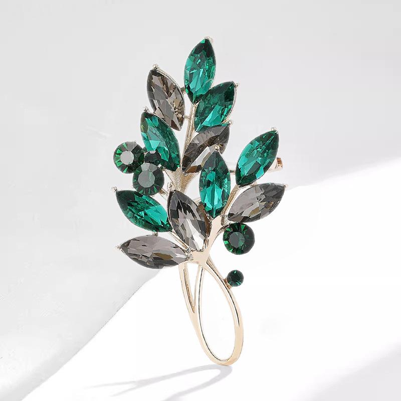 Färgspik Blomma Brosch Kvinnlig Nischad Designkänsla Kristallbrosch Temperament Utsökt Bukettnål Elegant Kostym Med Tillbehör