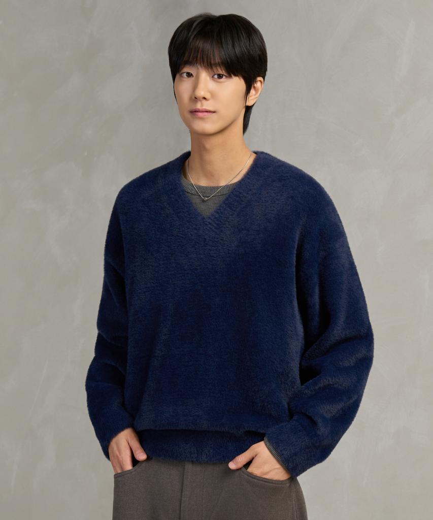 HYOJI Fw Oversized Heavy Angora Semi-Crop V-Neck Knit (7 Colors)