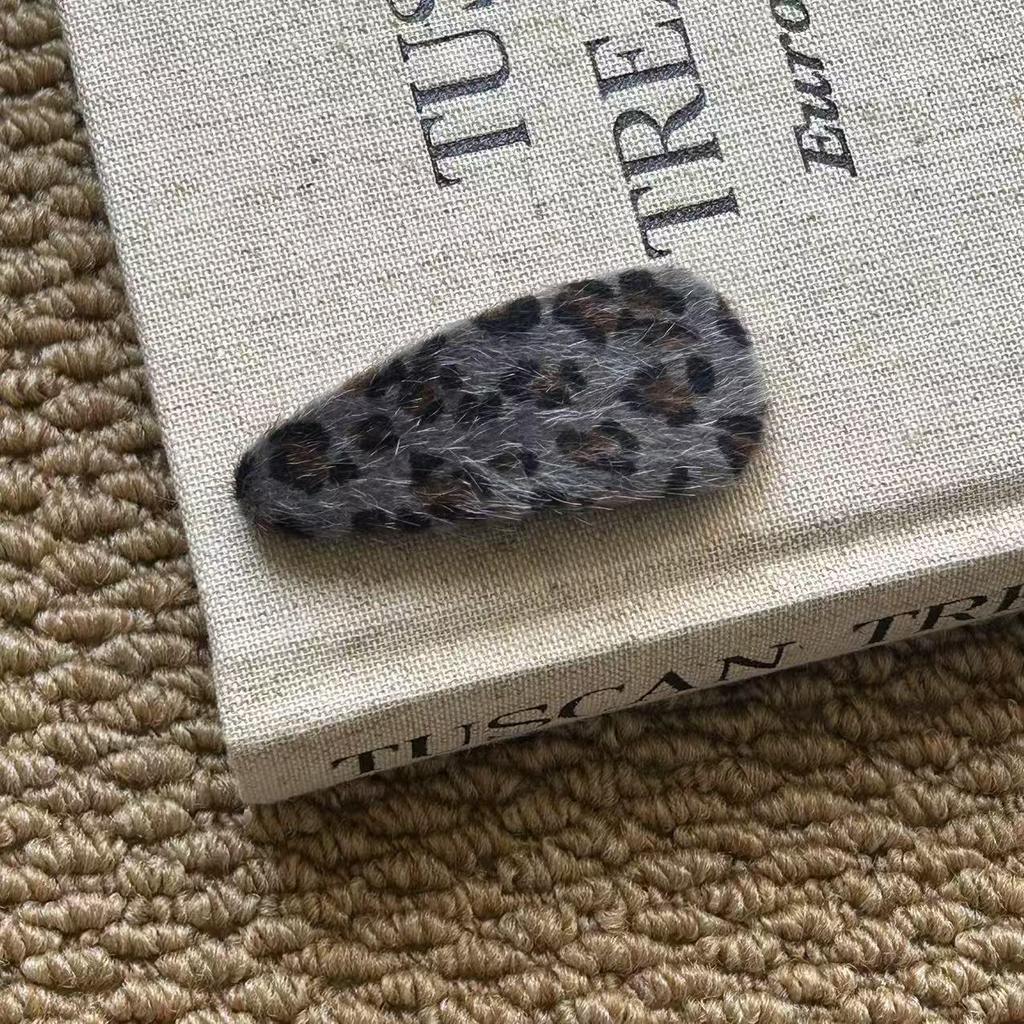 Elegant Leopard Print Hair Clip: Autumn & Winter Water Drop BB Bangs & Flyaway Clip
