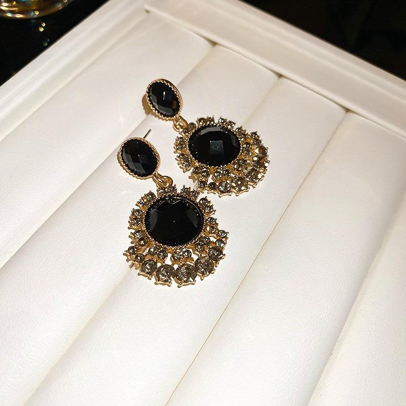 Silver Needle Black Crystal Geometric Stud Earrings Niche Versatile Earrings Temperament Light Luxury Premium Earrings