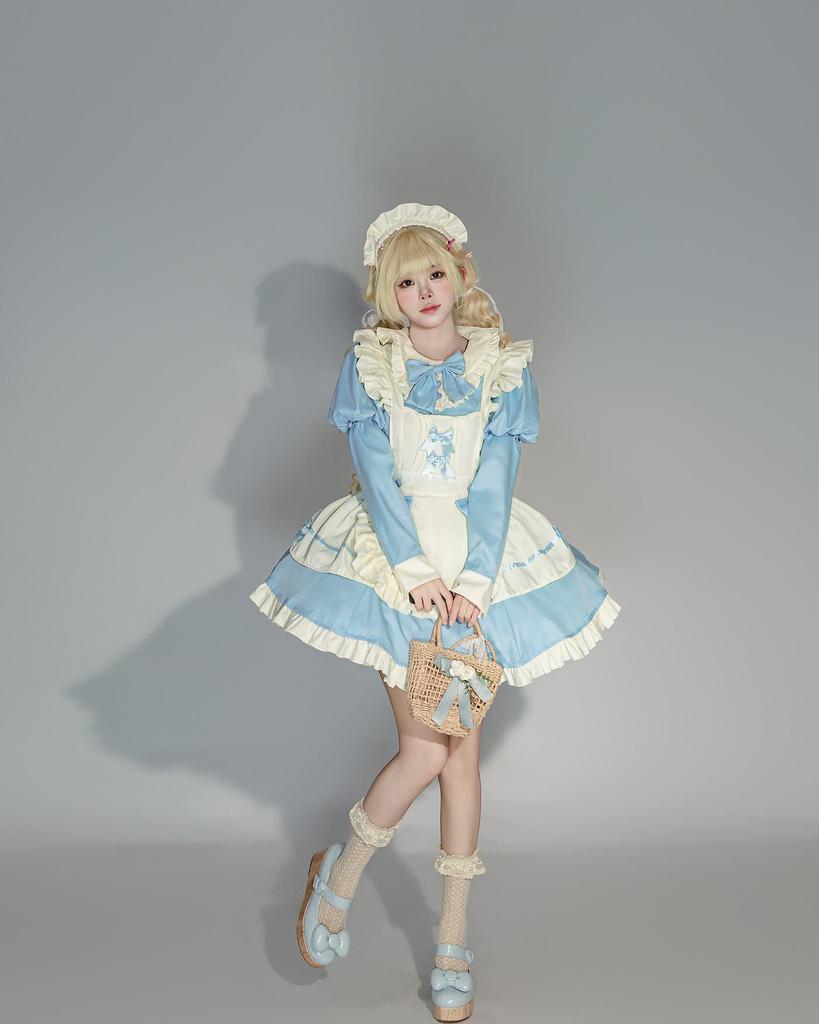 Elegant French Lolita Dress with Flutter Sleeves and Waist-Hugging Apron