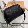 Women's Bag Trend New Luxury Fashion Diamond Chain Women's Messenger Bag Shoulder Messenger Bag Mobile Pho… More