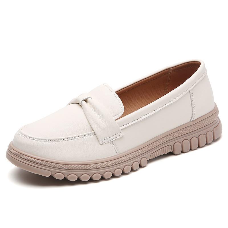 New Fashionable One-legged Bean Shoes with Soft Soles for Mothers