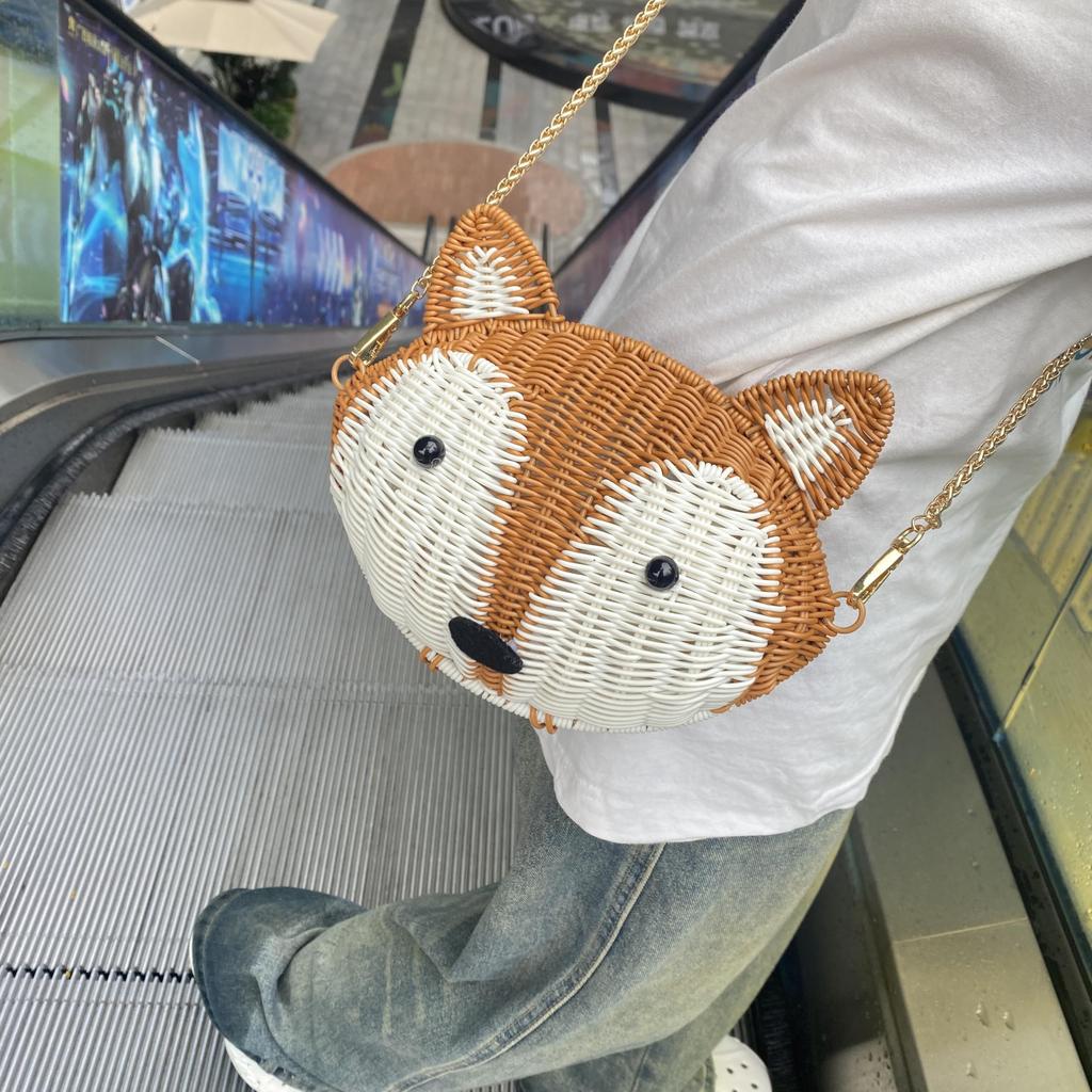 [HABFHN] Handmade Rattan Fox-Shaped Shoulder Bag for Women, 22.5 x 9 x 18cm, Korean-Style Animal Motif, Smartphone Pouch, Coin Purse, Lightweight,