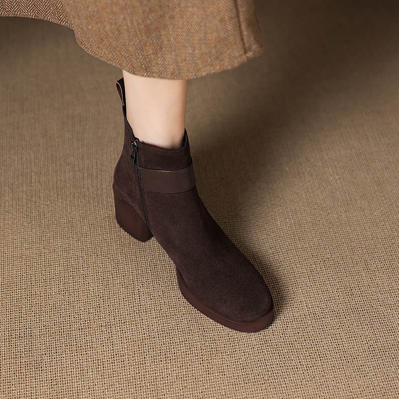Krazing Pot Cow Suede Nubuck Round Toe Chunky Heels Chelsea Boots Size 43 Zipper Metal Flowers Women Platform Ankle Boots