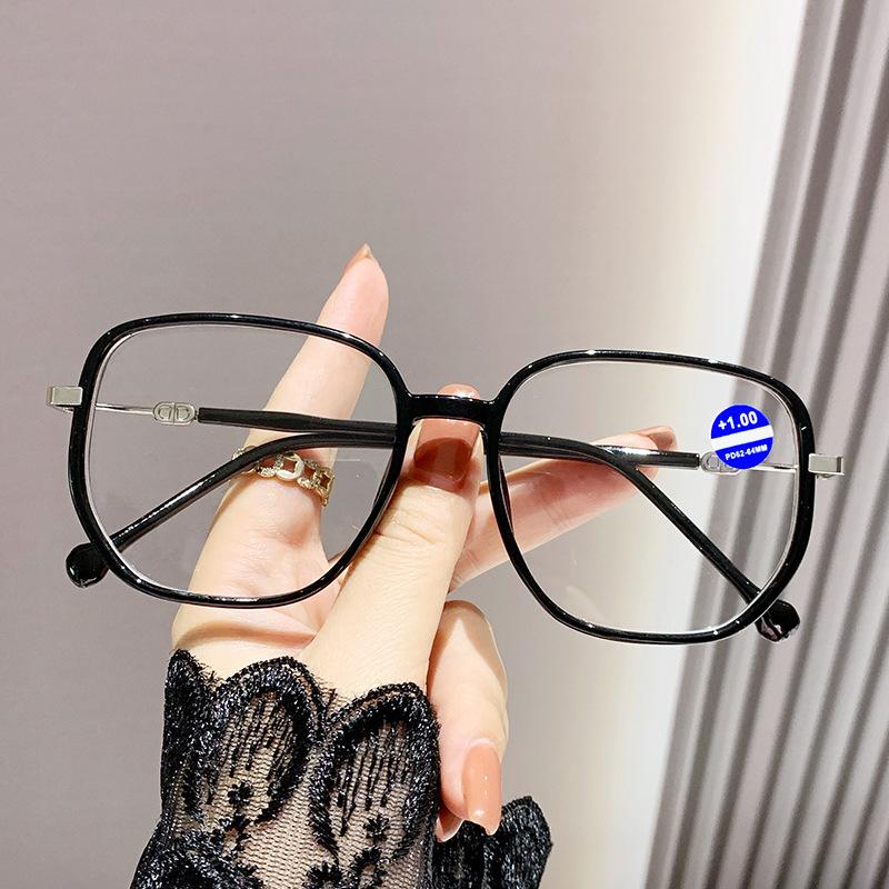 

Anti-blue Light Progressive Glasses For Women Trendy And Fashionable Large Frame With Prominent Edges 0