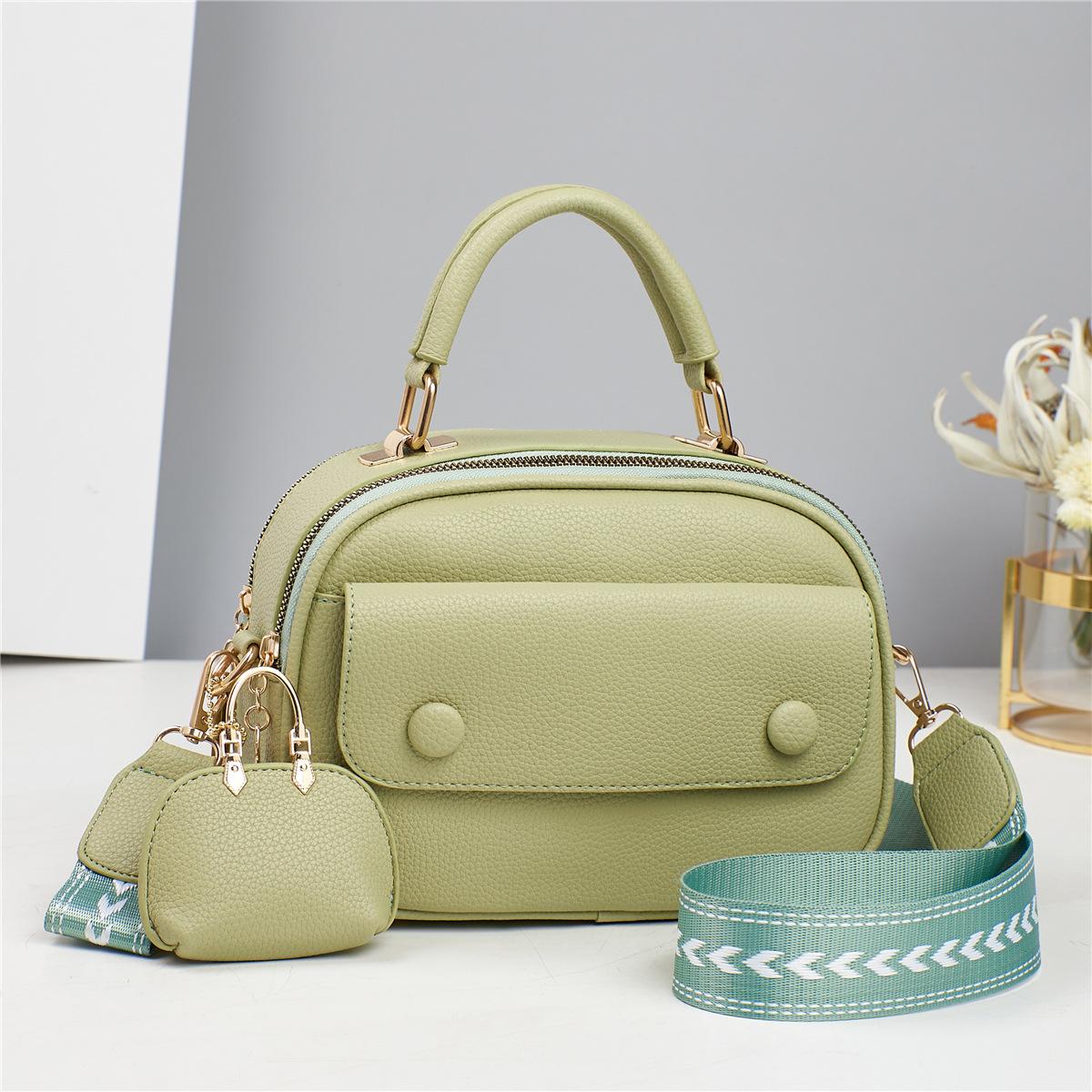 

Маленькая сумка с подвеской, универсальная сумка через плечо в корейском стиле, женская сумка, модная и трендовая сумка на одно плечо .