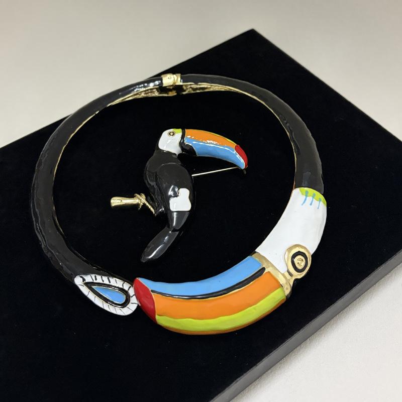 Designer Style Extravagant Colored Enamel Parrot Collar Necklace Brooch Women Fashionable Luxurious High-end Jewelry Accessory
