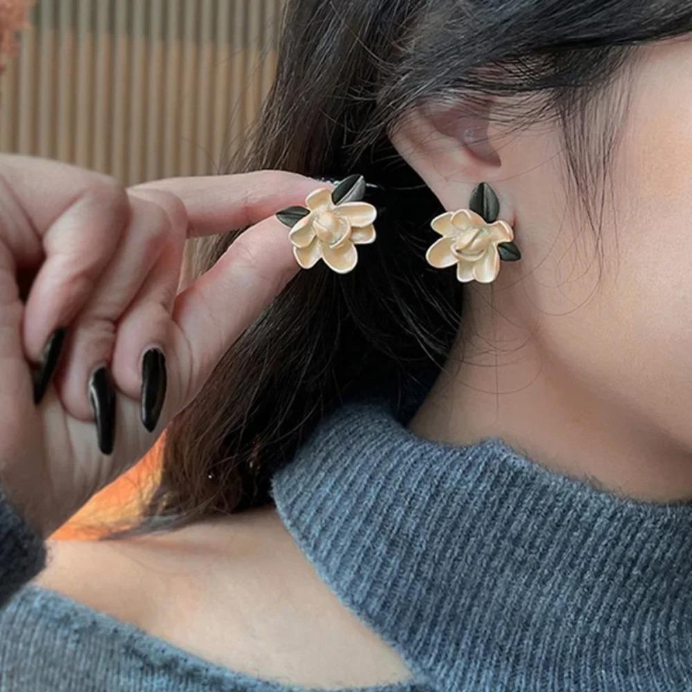 

Изящные серьги-клипсы из цветка циркония с жемчугом, свежие зеленые серьги-бантики