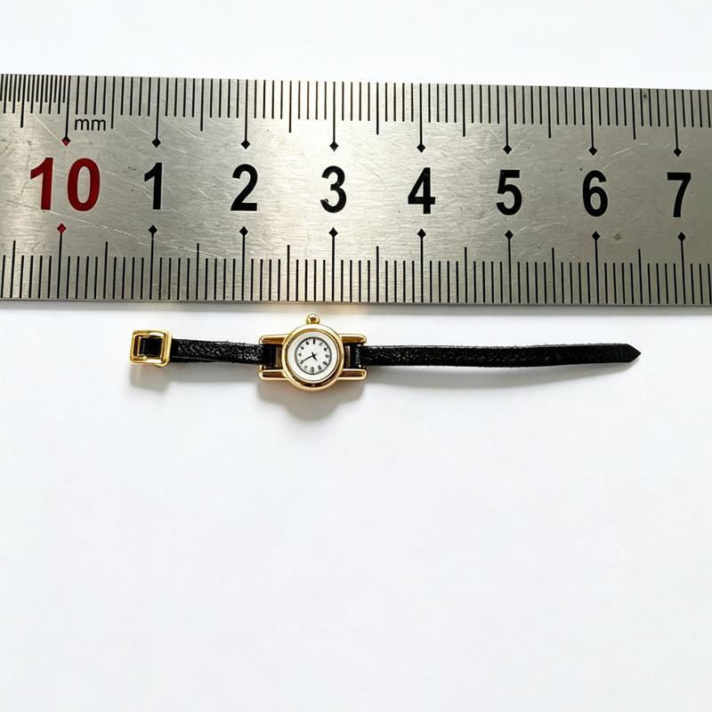 1Pcs Dollhouse Wrist Watch Model Simulation Metal Watch Miniature Scene Props Mini Cute Miniature Watch Decoration
