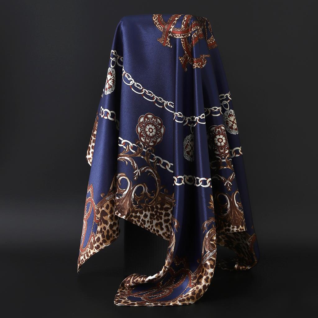 Cachecóis Populares Europa E América Moda Bandanas Nova Estampa Protetor Solar 90X90CM Lenço Quatro Estações Lenços de Seda Quadrados de Luxo