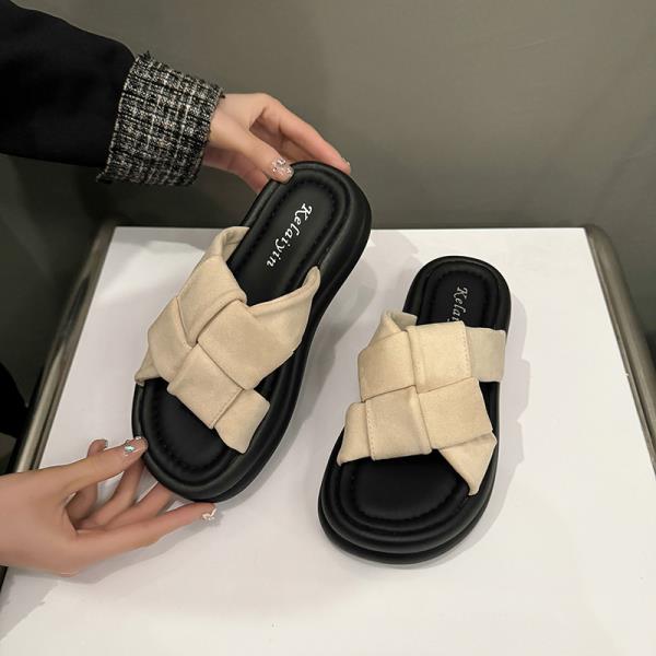 

Модная обувь Женская 2025 Тапочки для бассейна Роскошные шлепанцы Пантофли Платформа Пляж Дизайнер Новая мода Скандалы Домашние тапочки П 35