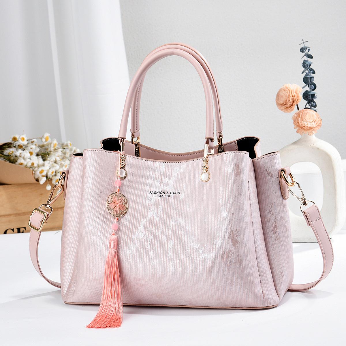 

Fashionable Artistic National Style PU Material Women s Handbag Elegant Crossbody Bag Versatile Commuter Single Shoulder Bag 28x12x19cm