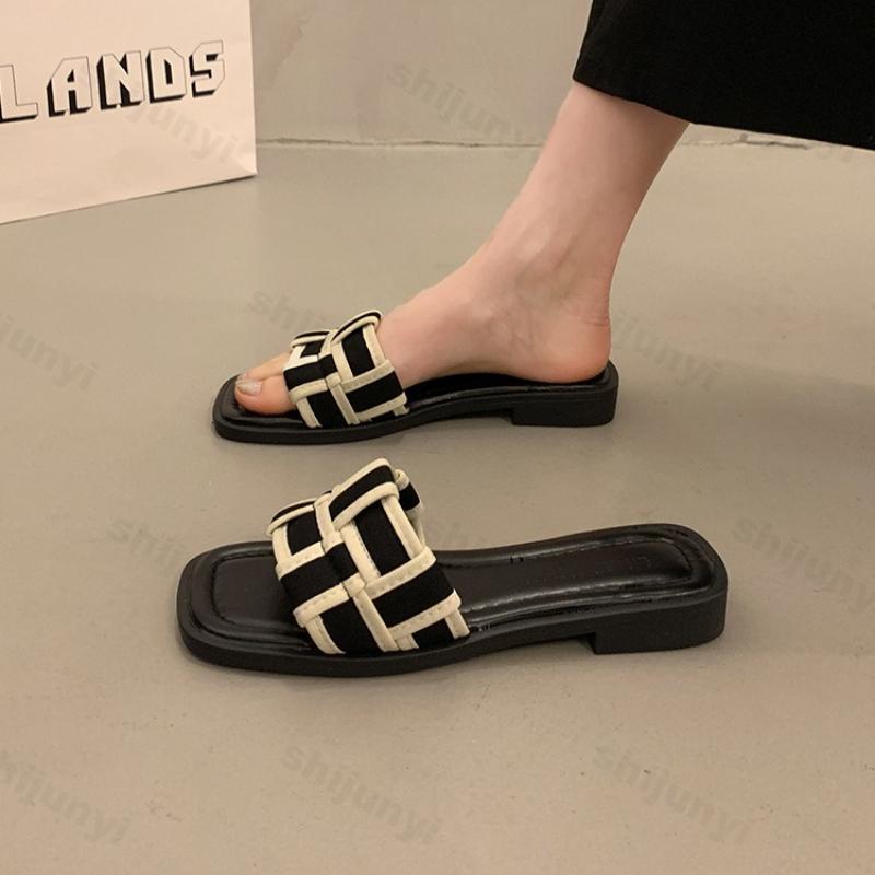 Fashion Elegant Open Toes Square Head Flat Slippers for Women's 2025 Summer New Fashion Comfortable Versatile Roman Style Beach Sandals