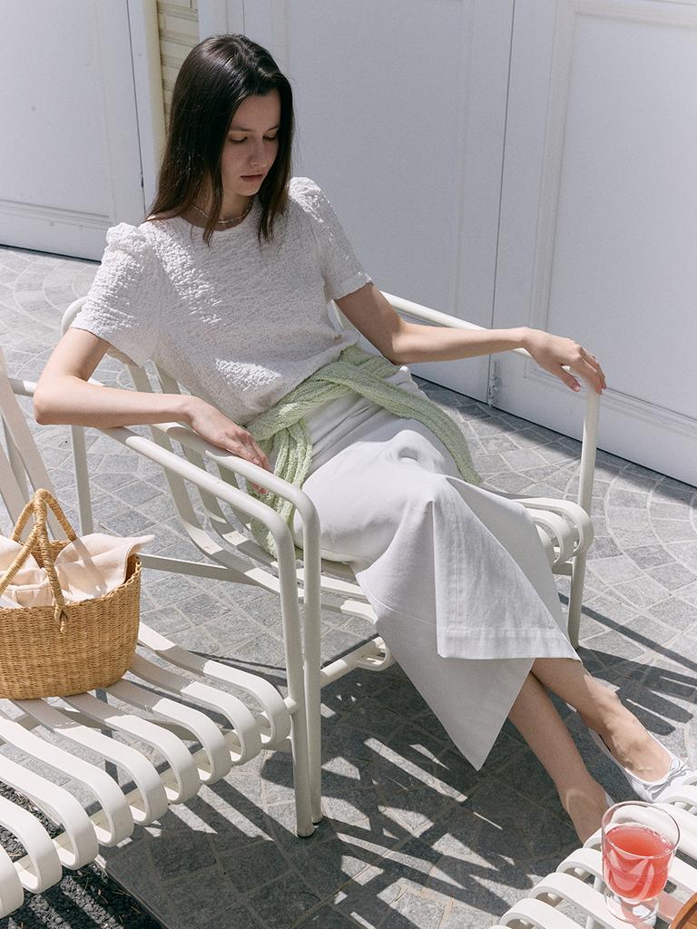 Mouth Back Slit Maxi Skirt (Off-White)
