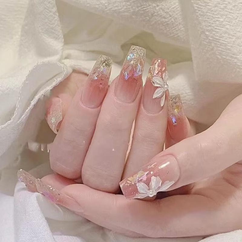 

Autumn Nail Art: Medium-Long Transparent Diamond Camellia False Nails Glue Type