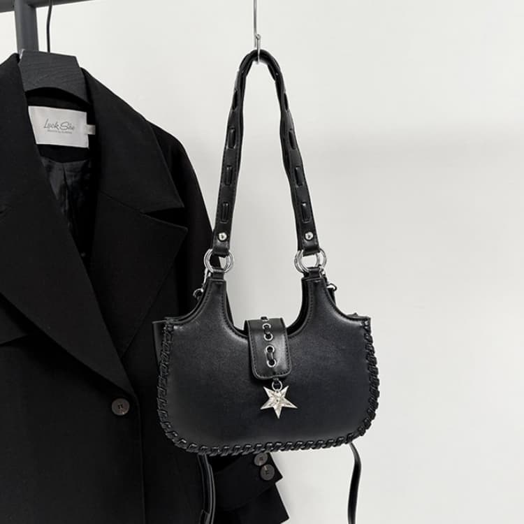 Sweet and cool metal pendant simple soft leather shoulder commuter armpit bag