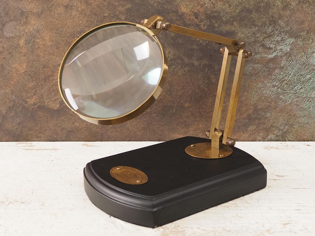 Lente d'ingrandimento da scrivania vintage con supporto in ottone antico Lente da lettura Lente d'ingrandimento da tavolo per artigianato Collezionismo Decorazione per scrivania Ufficio Regalo