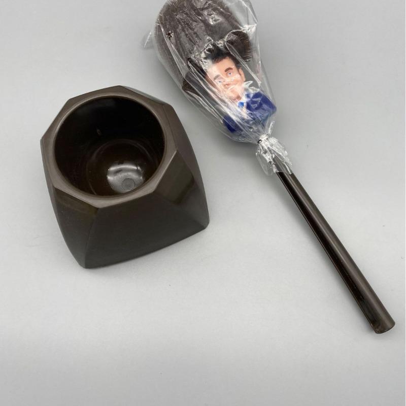 

Creative Toilet Brush with Holder Funny President Doll Design Bathroom Decor Cleaning Tool Novelty Washroom Accessory Household