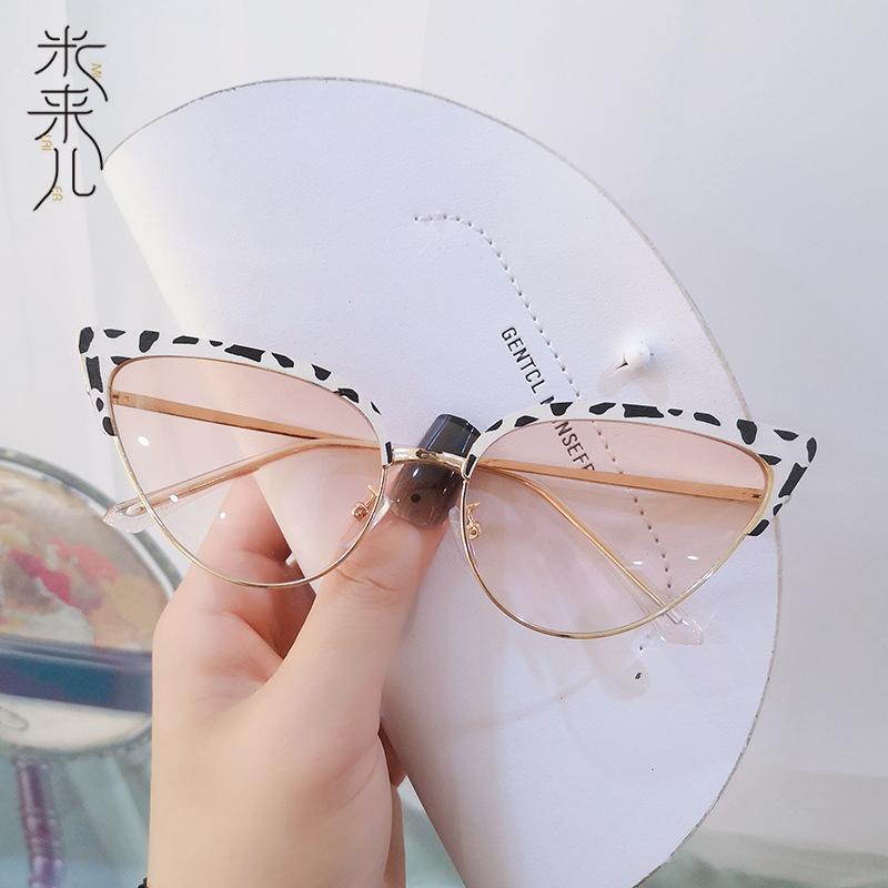Fable Women's Nem Vintage Cat Eye Sunglasses Uv400 Small Frame Fashion Shades For Party Travel Metal Frame Eyewear Cm