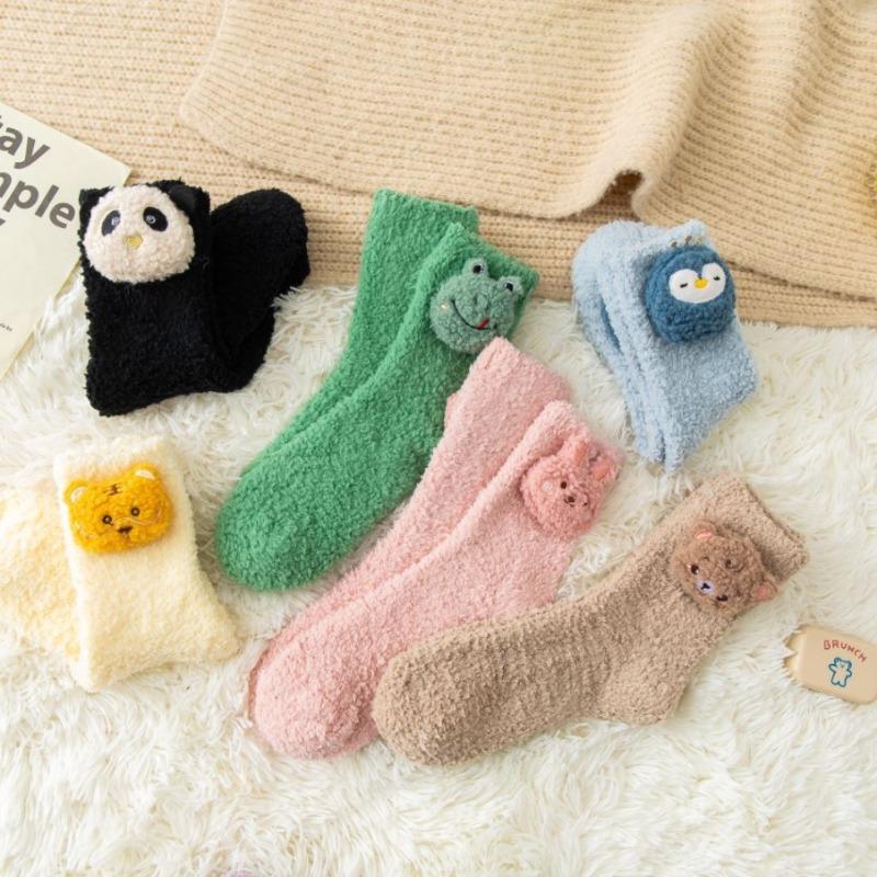 New Non-shedding Coral Fleece Three-dimensional Cartoon Medium Tube Warm and Fleece Home Towel Women's Socks