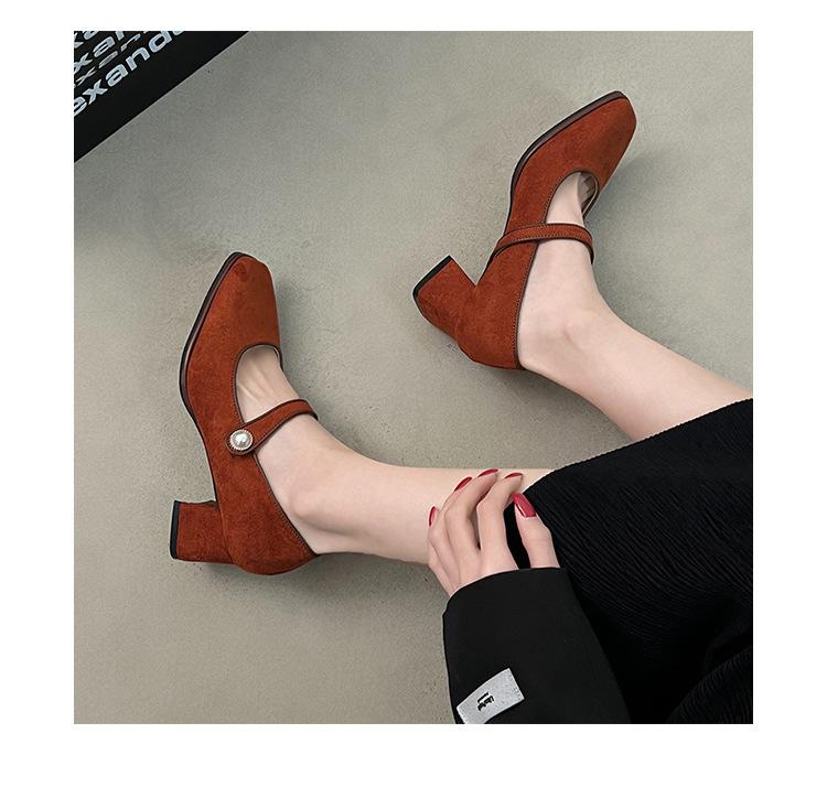 Hot Selling Women's Trendy 2025 New Style French Vintage Frosted Sandals Wide Track Single Shoes Comfortable Polyamide Sole Rubb