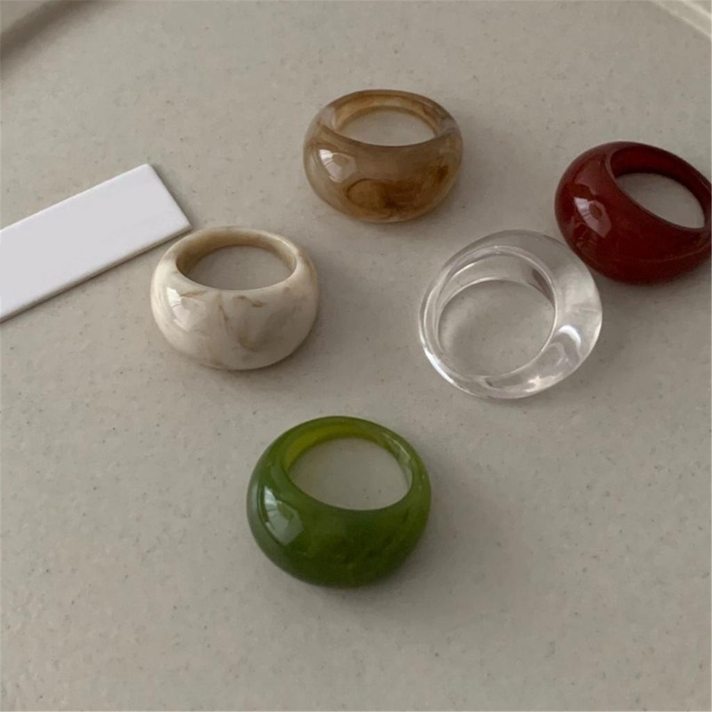 Smooth Glossy Resin Wide Band Ring With Arc Design Comfortable Finger Accessory For Daily Wear And Special Occasions