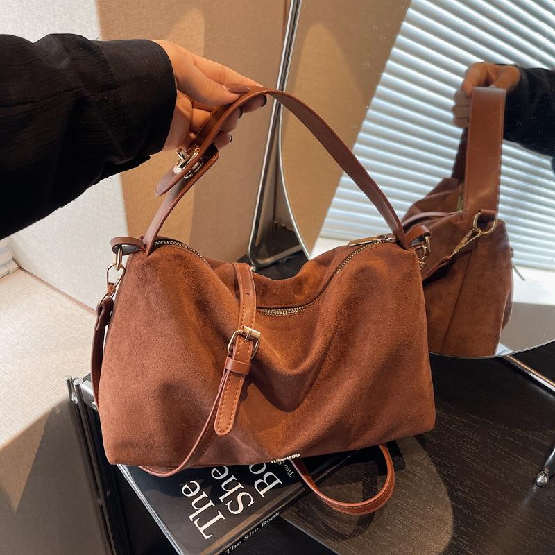 This Year's Popular Suede Retro Bag Women's Large Capacity 2025 New Trendy Messenger Bag Casual Commuter Pillow Bag