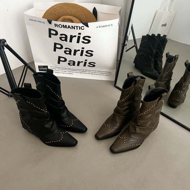 Summer 2025 New Vintage Pointed Western Boots Women's Brown Riveted Pants Boots Versatile Thick Heel Fashion Boots