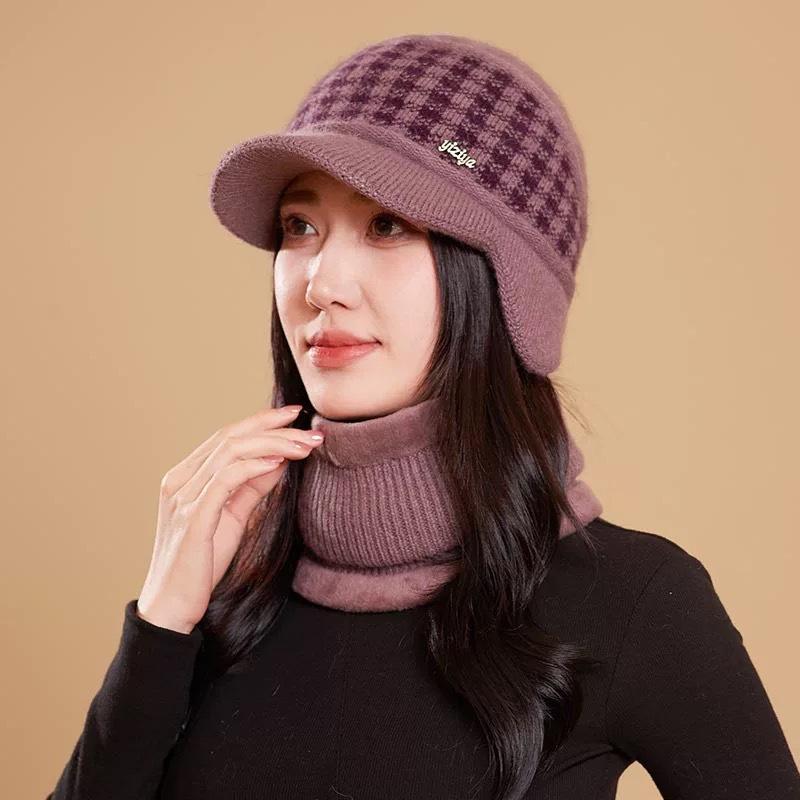 Hat Women's autumn and winter warm and windproof knitted hat Ear protector Plush thickened wool hat