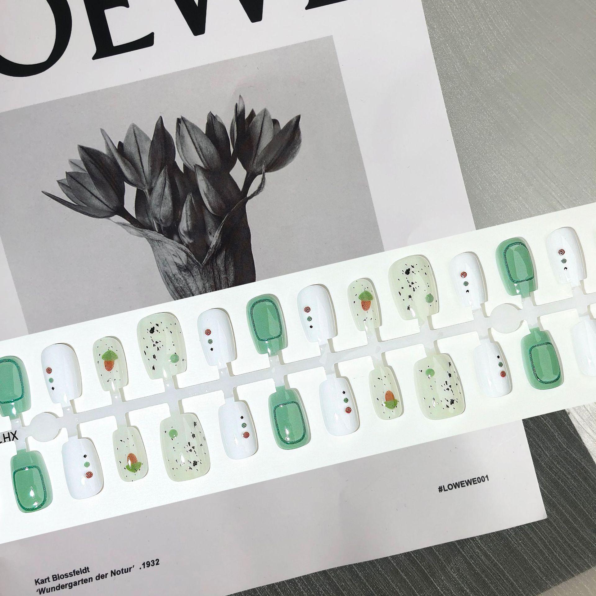 

2025 Весна/Лето Носимые 3D Патчи для Ногтей Цвета Зеленого Матча - Свежие, Отбеливающие, в Стиле Инс