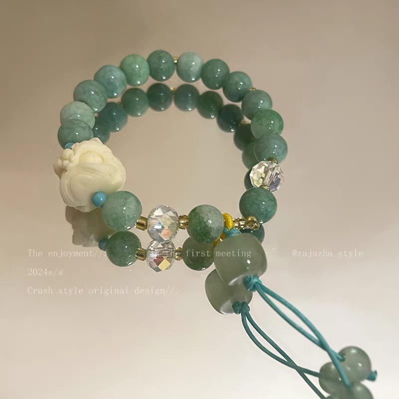 Trendy Cat Bracelet: Sweet & Cool Sandalwood Jewelry for Women