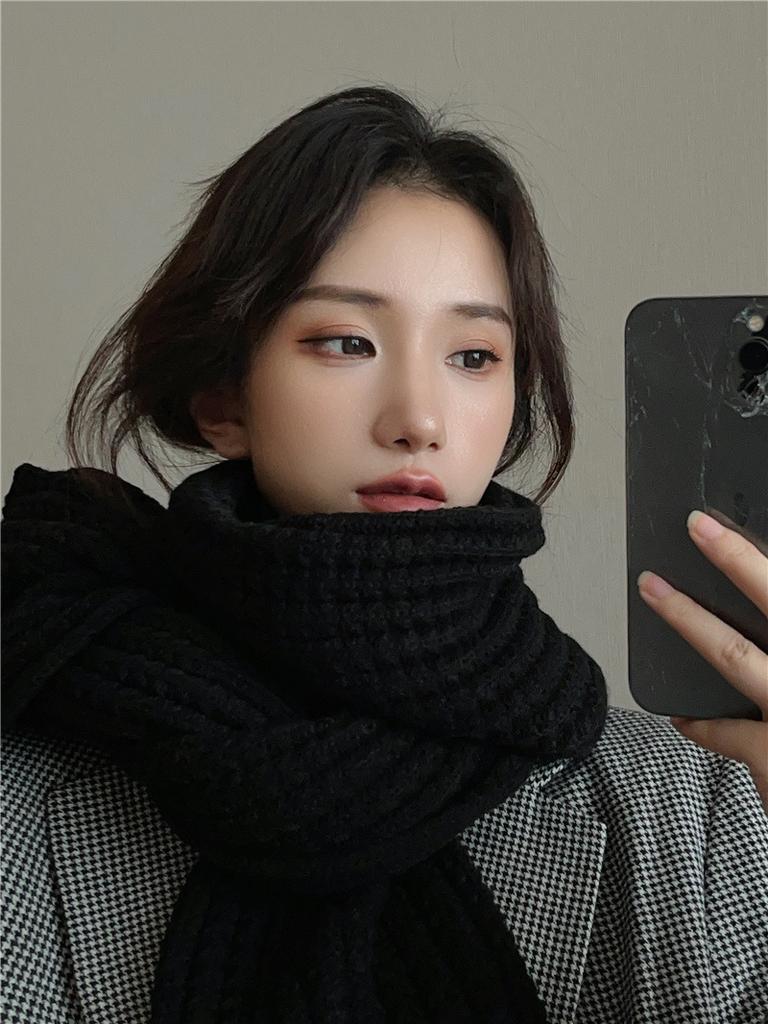 Knitted wool scarf women's winter warm versatile high-end scarf solid color soft waxy thick wool couple scarf