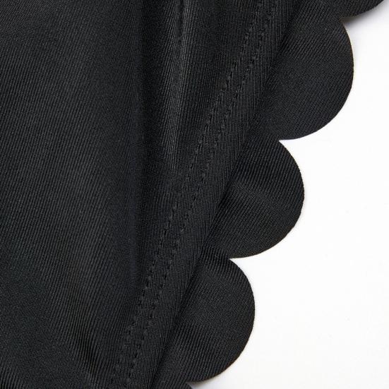 Kąpielówki z rozcięciem bocznym, regulowanym sznurkiem w pasie, plisowane, jednokolorowe, z wysokim stanem