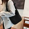2025 New Fresh and Cute Armpit Bag Women's Plush Fashion Bucket Bag Large Capacity Casual Shoulder Crossbody Bag