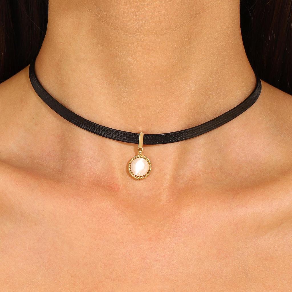Creative Velvet Snake-Shaped Flower Collar Necklace - Black