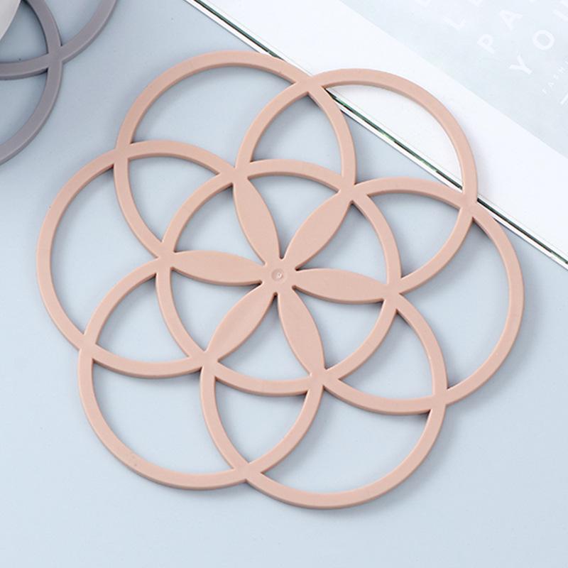 1 Stück Haushalt Küche Esstisch Wärmeisoliermatte Nordisch Silikon Verbrühschutzmatte Schüsselmatte Topfmatte Tellermatte Untersetzer Muster Gemüsematte