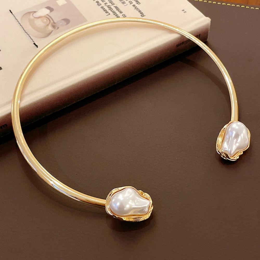 Irregular Cross Pearl Collar Versatile High Sense Fashion Clavicle Chain French Vintage Light Luxury Necklace Women