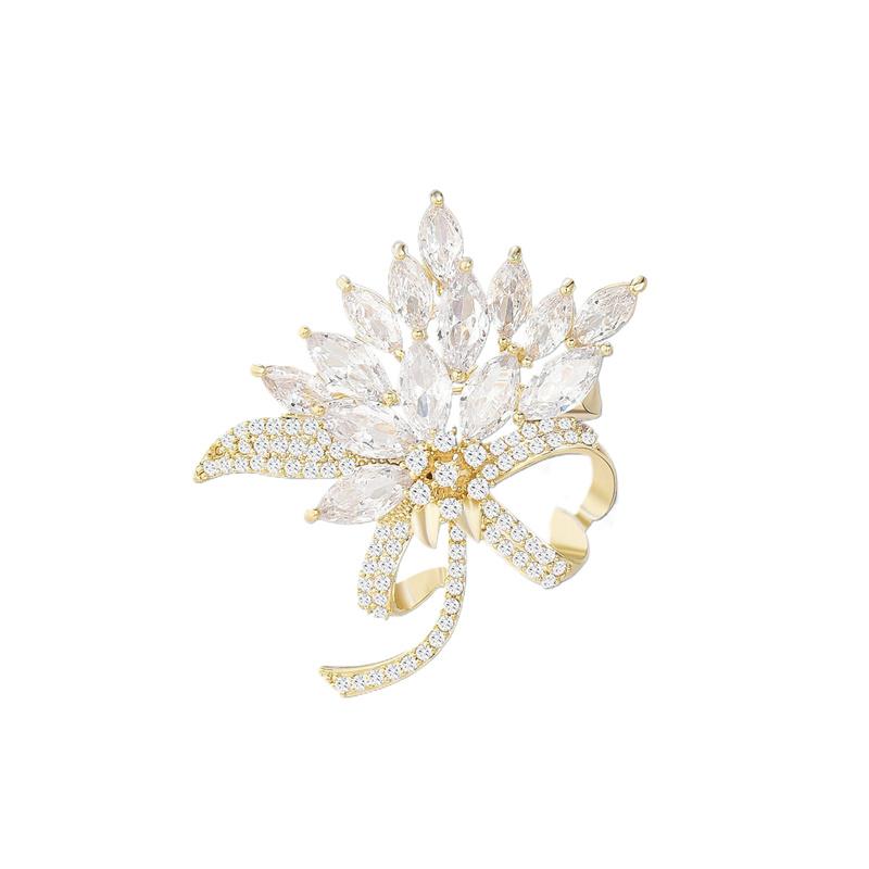 Fashion White Flower Brooches Women Metal Bouquet Brooch Pin Pastoral Style Jewelry Gifts Party Clothes Accesories