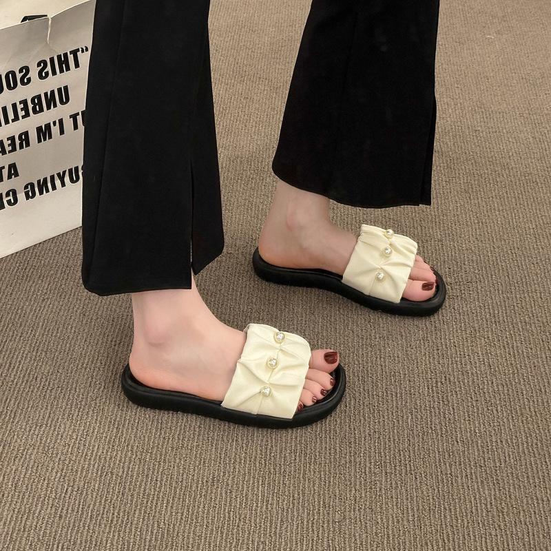 Slippers women's summer wear 2025 new fashion thick-bottomed muffin sandals Internet celebrity super fire beach folds