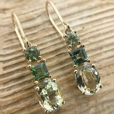 Pair of Elegant Green Retro Geometric Pendant Earrings with Synthetic Zirconia, Golden-Tone Copper Plated, Perfect for Women'S Holiday Parties
