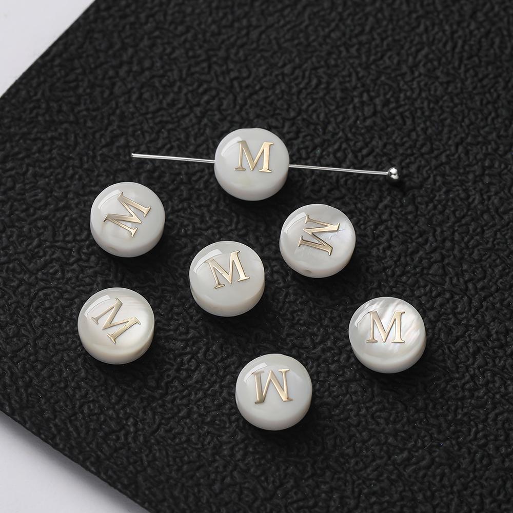 2 Stück/Los Natürliche Muschel A-Z Buchstabenperlen 26 Englische Buchstaben Runde Perlen für Schmuckherstellung DIY Armband Halskette Zubehör