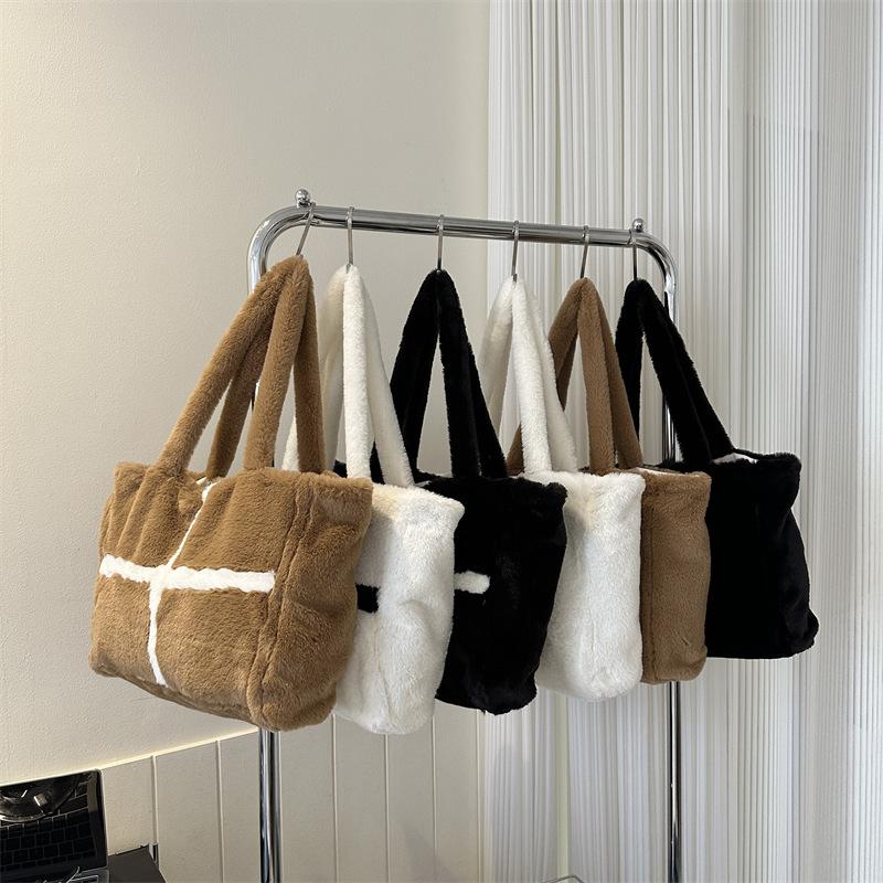 Mao Mao Trend Large Capacity Winter 2025 New Casual Fashion Personalized Plush Handheld Shoulder Tote Big Bag