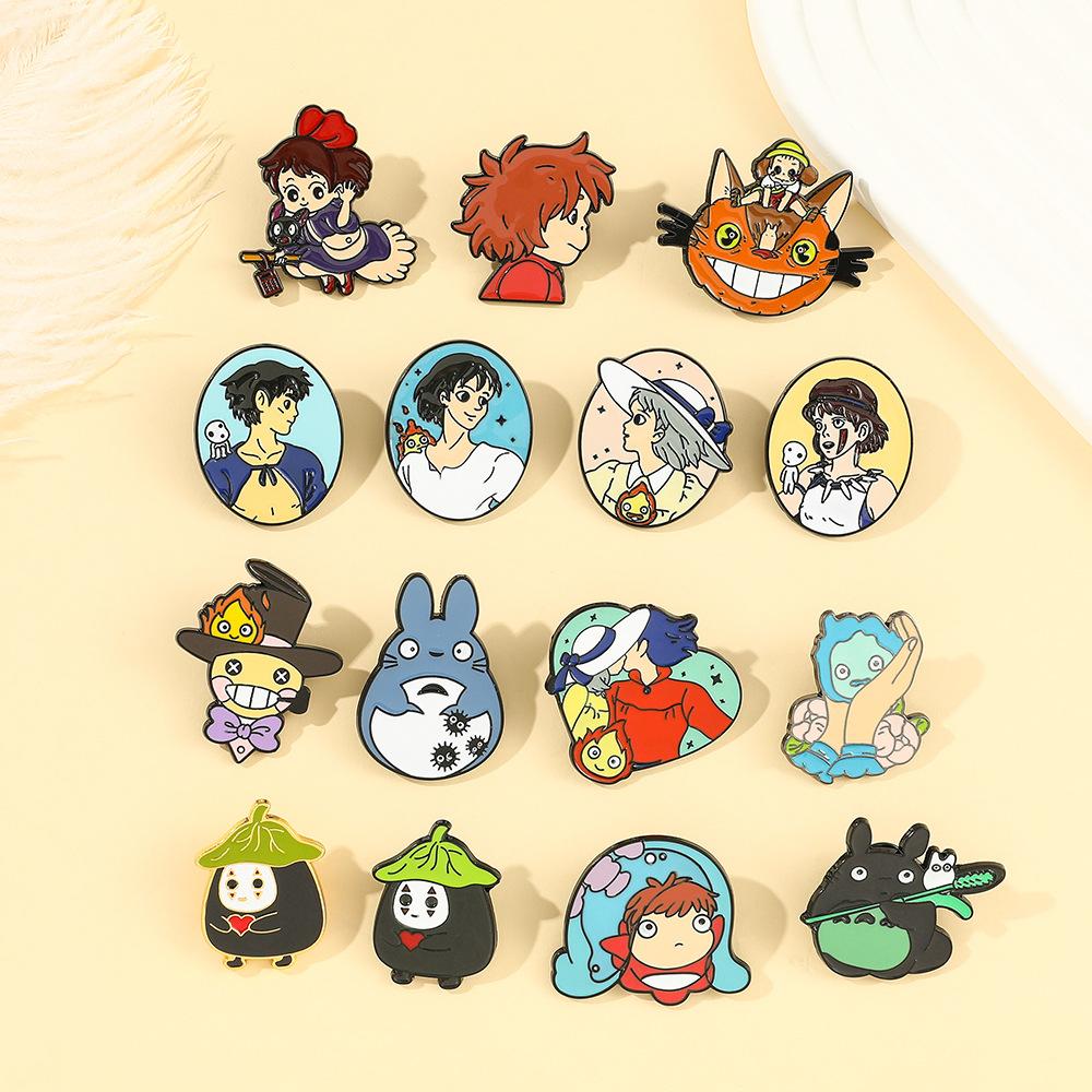 Japanischer Cartoon-Charakter Peripherie-Metallabzeichen niedlicher Chinchilla-Anstecker magisches kleines Mädchen Legierung
