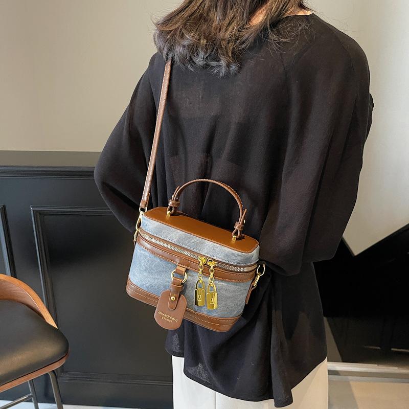 Niche Design Bag Women's Bag 2025 New Box Bag Portable Small Square Bag Fashionable and Simple Single Shoulder Messenger Women's Bag