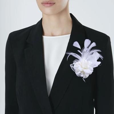 Brooch Badge Elegant Clothing Matching Wear-resistant Handmade Fabrics Feather Brooch Scarf Decoration