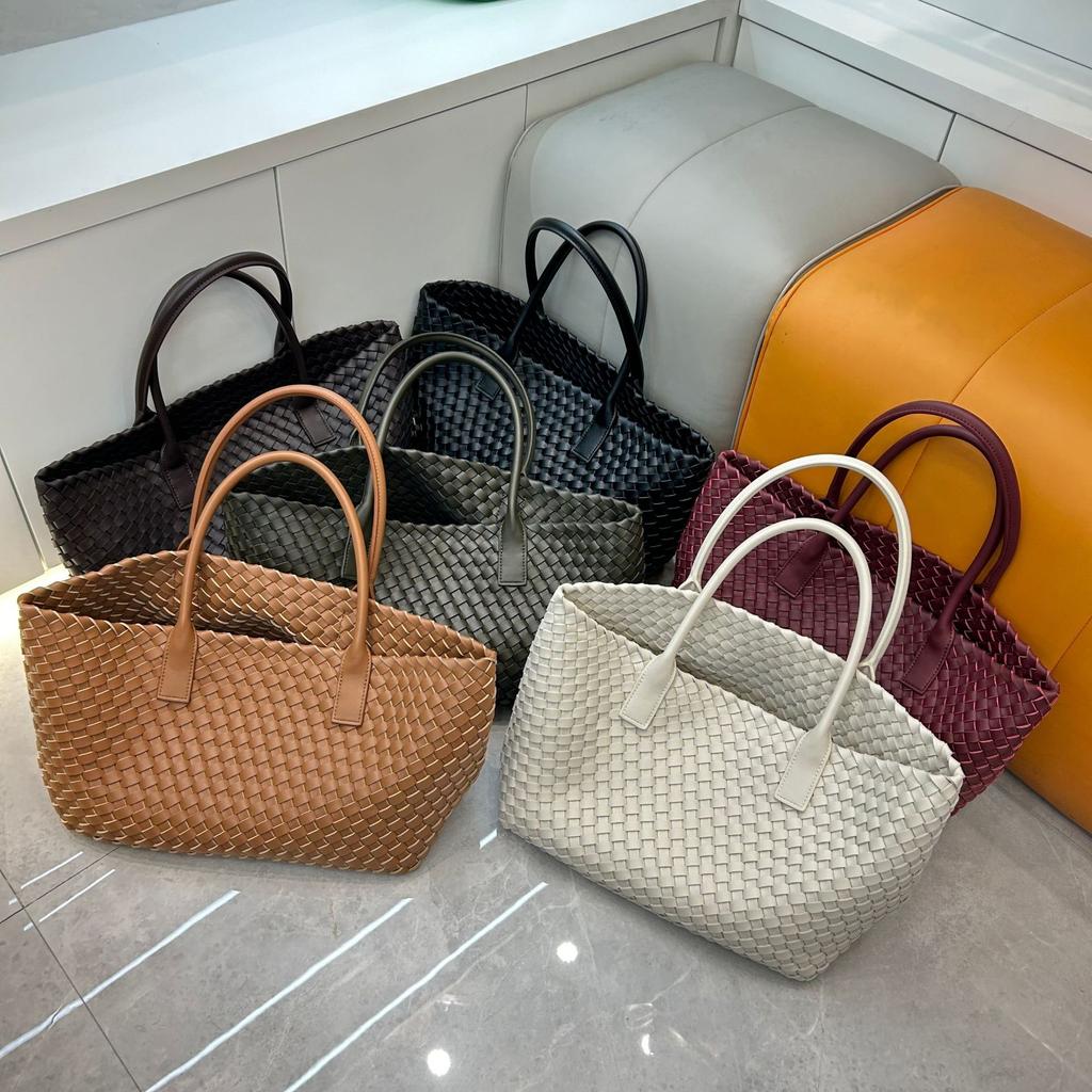 2025 Cross-border Explosion, Genuine Leather Woven Vegetable Basket, Cowhide Tote, Large-capacity Underarm Hand-held Large Bag, Women's Foreign Trade