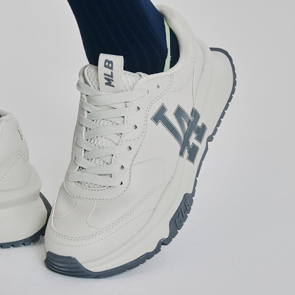 New MLB Chunky Runner Basic Low Top Chunky Sneakers Unisex Beige 3ASHCRB3N-07IVS